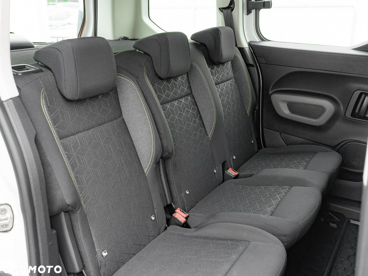 Peugeot Rifter 1.2 PureTech Active S&S - 23