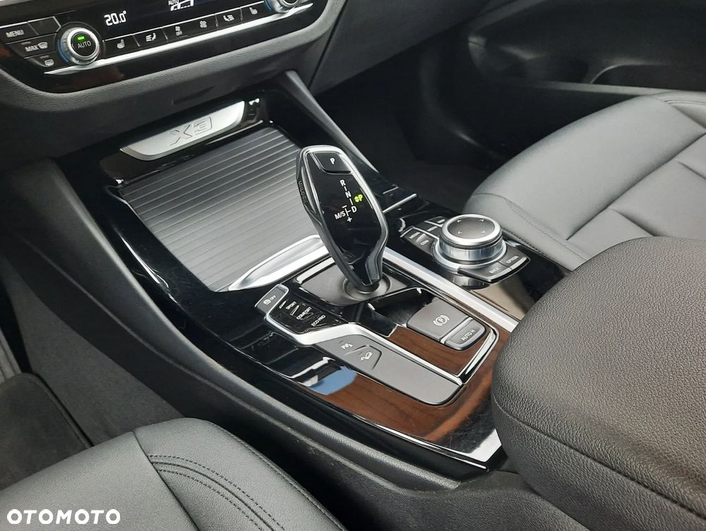BMW X3 xDrive20i sport - 25