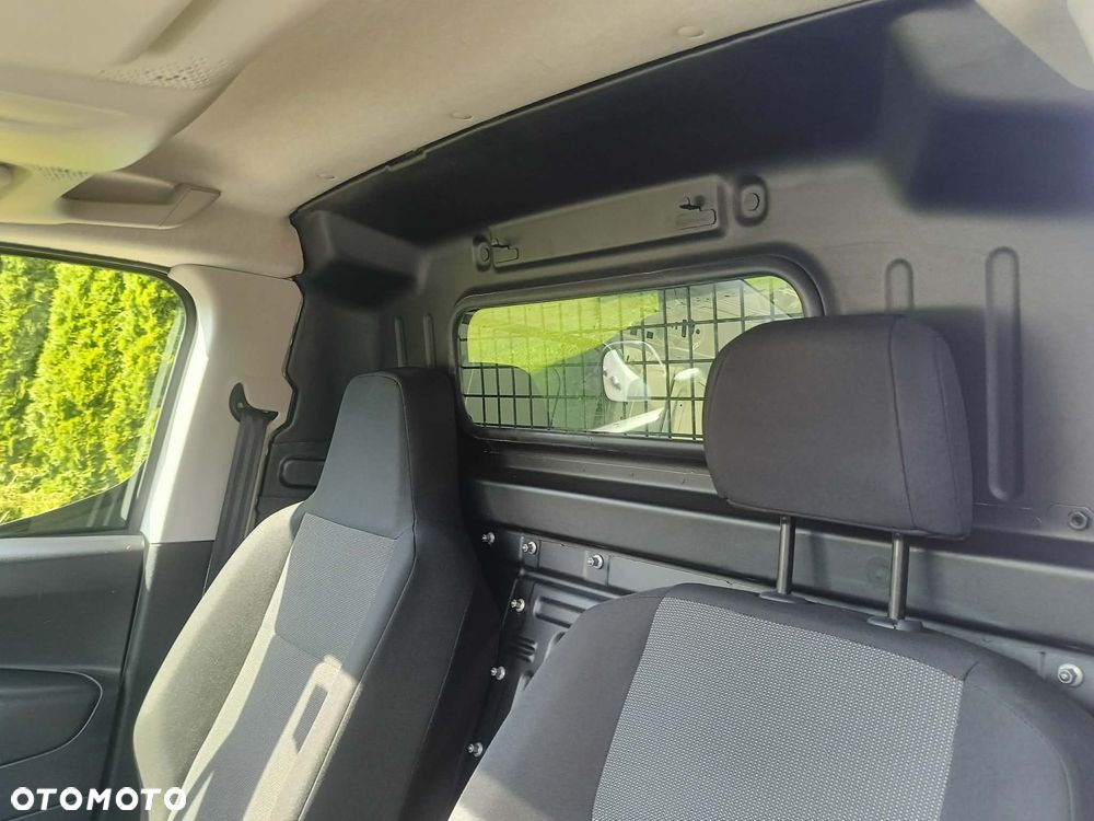 Opel COMBO - 23