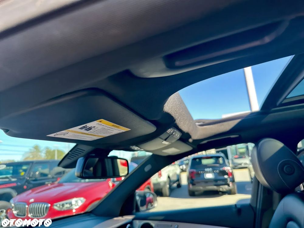 Mercedes-Benz GLC 300 4Matic 9G-TRONIC AMG Line - 12