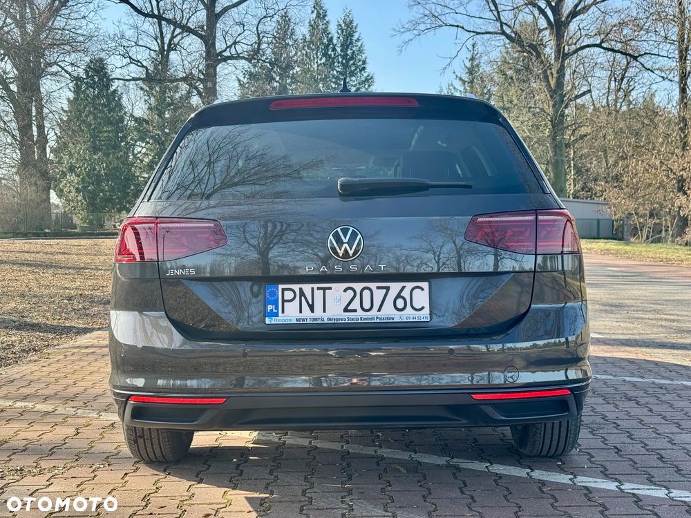 Volkswagen Passat 2.0 TDI SCR DSG - 5