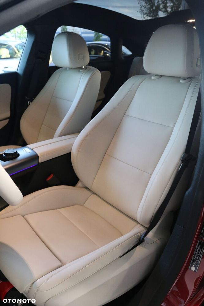 Mercedes-Benz CLA - 36