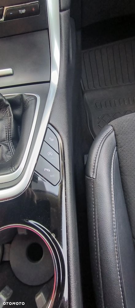 Ford S-Max - 12