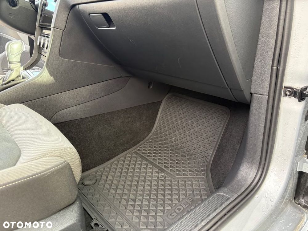 Volkswagen Golf 1.5 TSI ACT OPF DSG Highline - 22