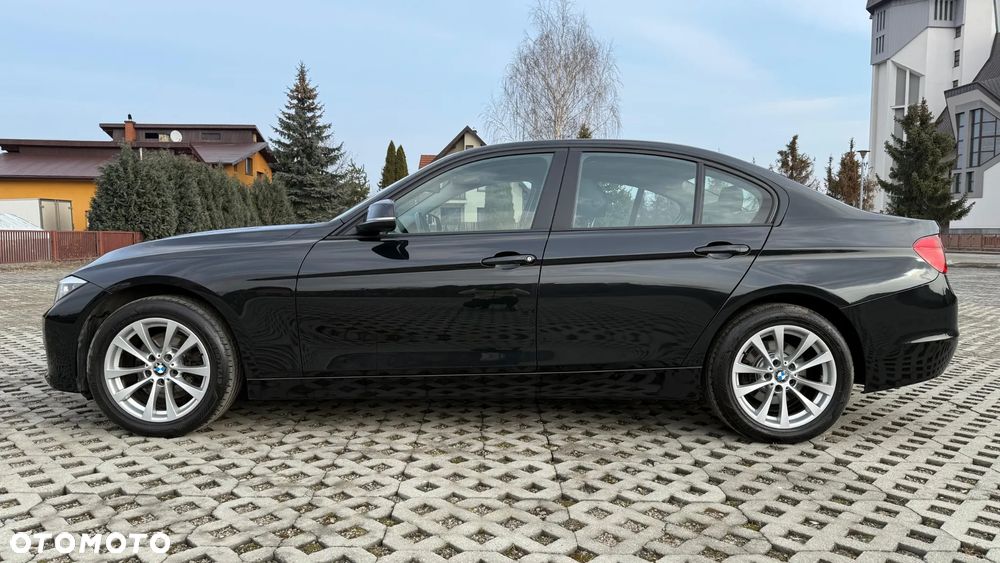 BMW Seria 3 320d xDrive - 11