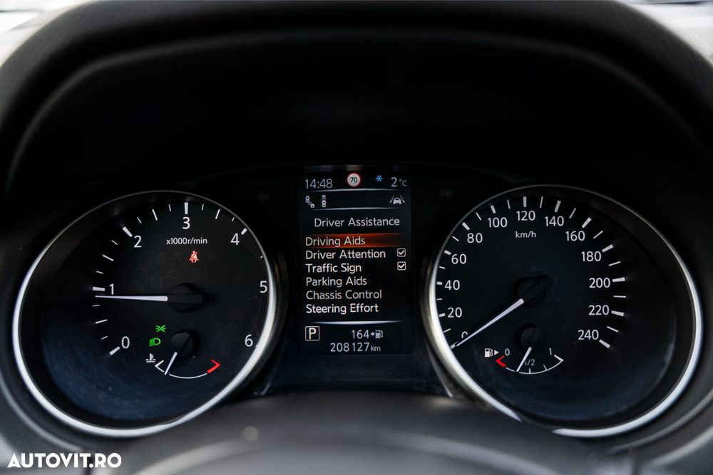 Nissan Qashqai 1.6 DCI Xtronic N-Connecta - 32