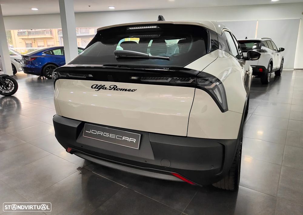 Alfa Romeo Junior Elletrica 50 kWh Launch Edition - 22