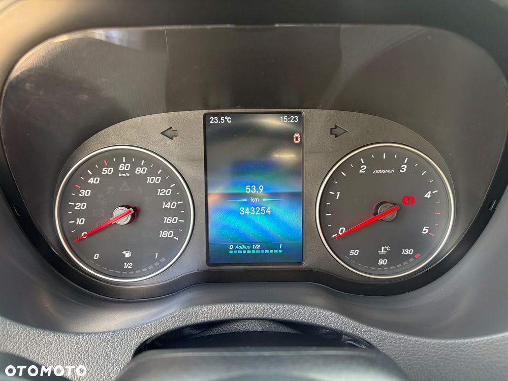 Mercedes-Benz Sprinter/Lamar - 18