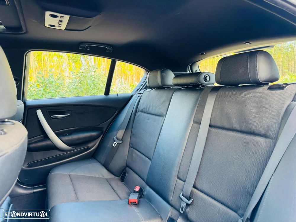 BMW 118 d Pack M - 33