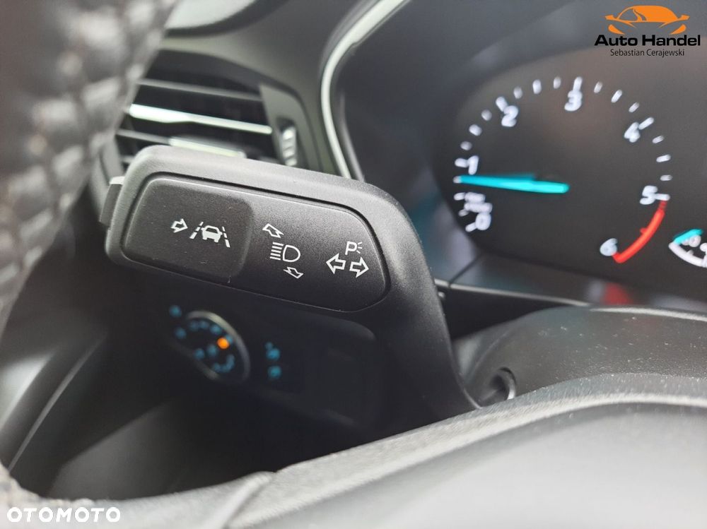 Ford Focus 1.5 EcoBlue STart-Stopp-System TITANIUM - 19