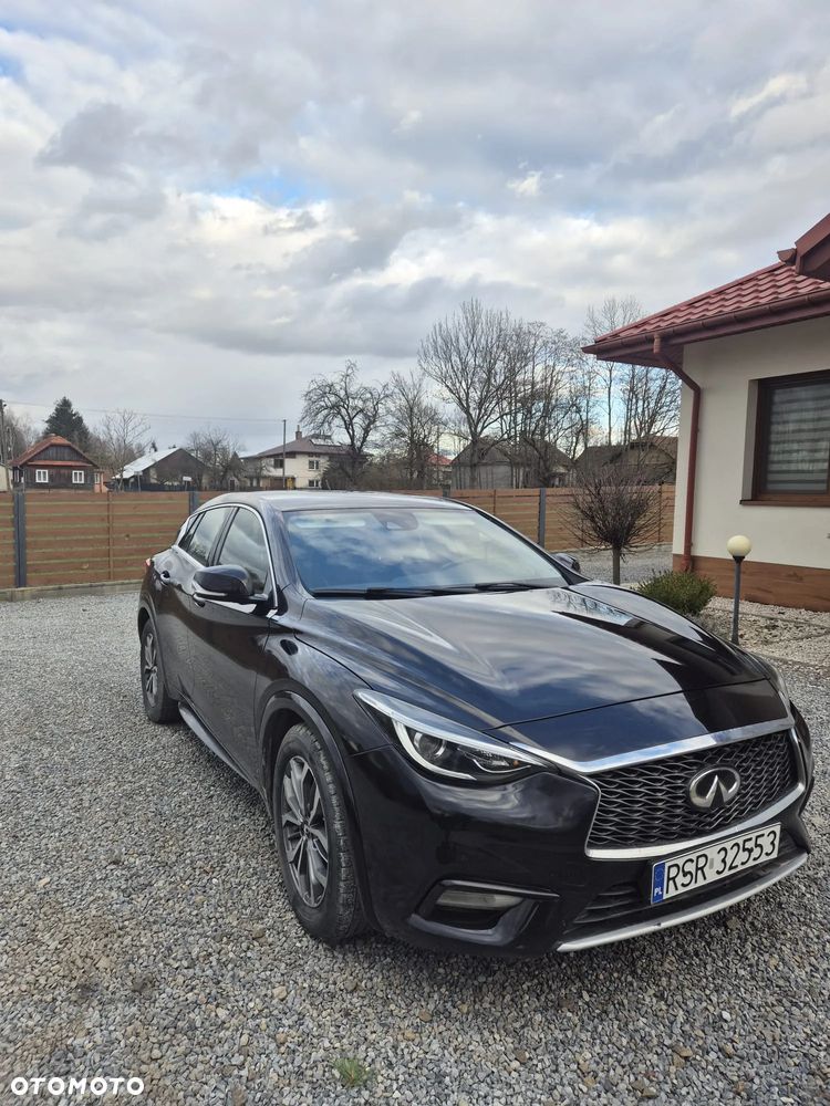 Infiniti Q30 1.5d DCT Premium - 11