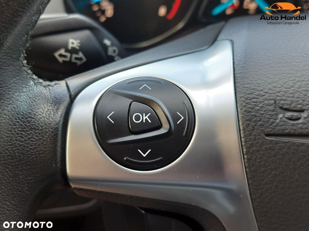 Ford Kuga 1.5 EcoBoost 2x4 Titanium - 22