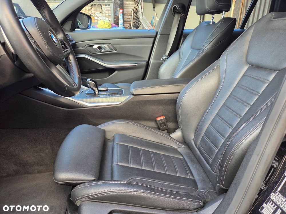 BMW Seria 3 320i Edition M Sport Shadow - 11