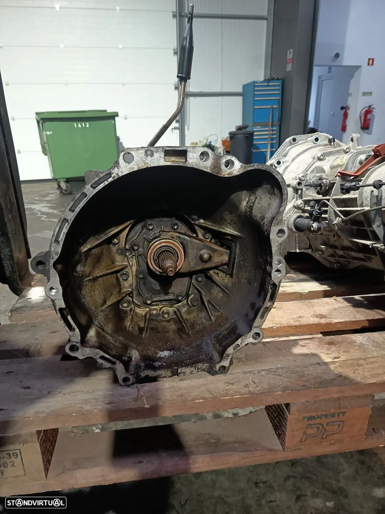 caixa velocidades Toyota Hiace motor 2L ano 2000 - 1