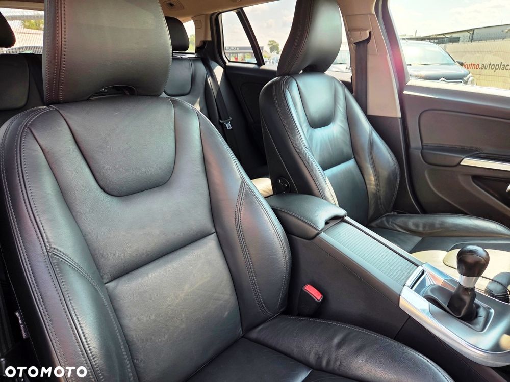 Volvo V60 D2 Momentum - 31