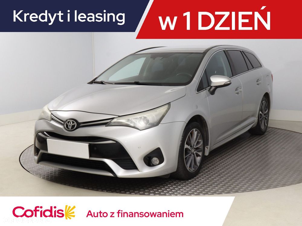 Toyota Avensis III (2009-), 2015