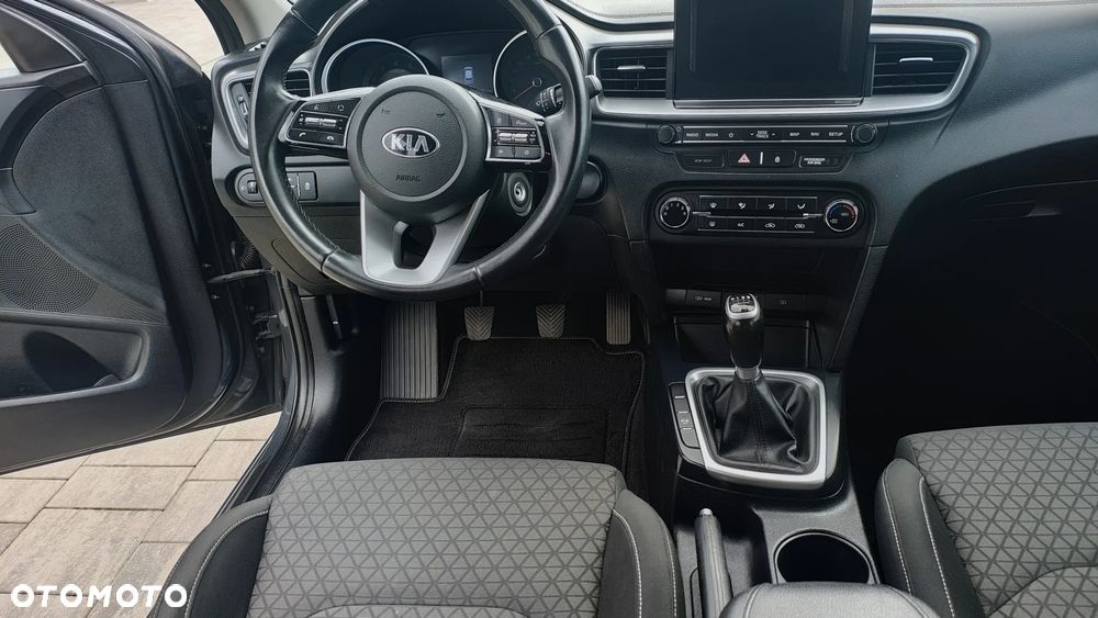 Kia Ceed 1.4 L - 15
