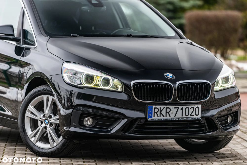 BMW Seria 2 218d - 9