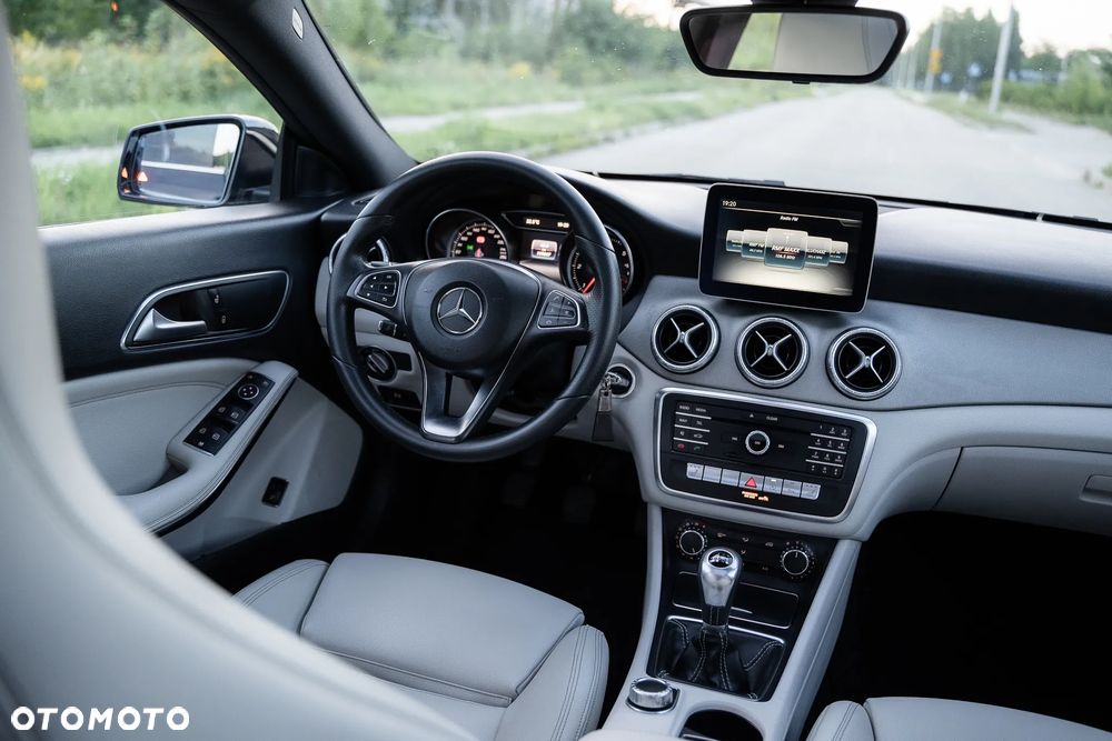Mercedes-Benz CLA 200 (CDI) d Urban - 18