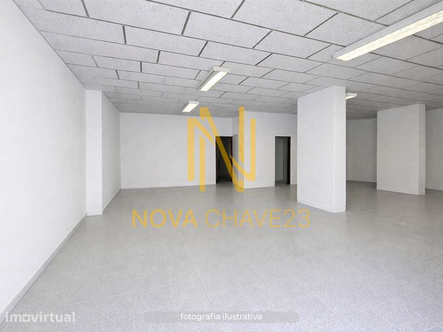 Loja 141 m² | 2 Divisões | 2 WCs | Elevado Potencial de Transformação - Grande imagem: 5/13