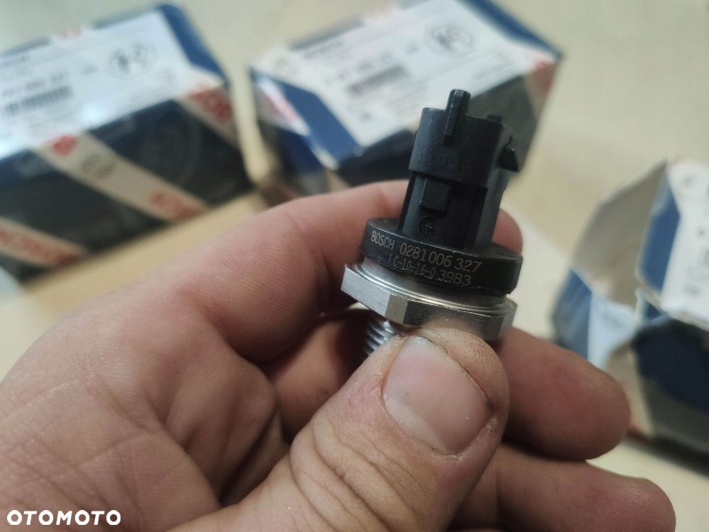 CZUJNIK CIŚNIENIA PALIWA FORD CARGO TATA PRIMA 0281006327 - 3