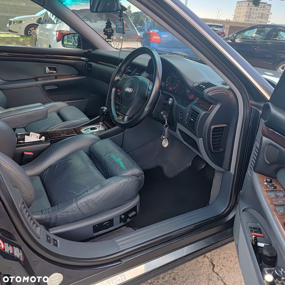 Audi A8 - 7
