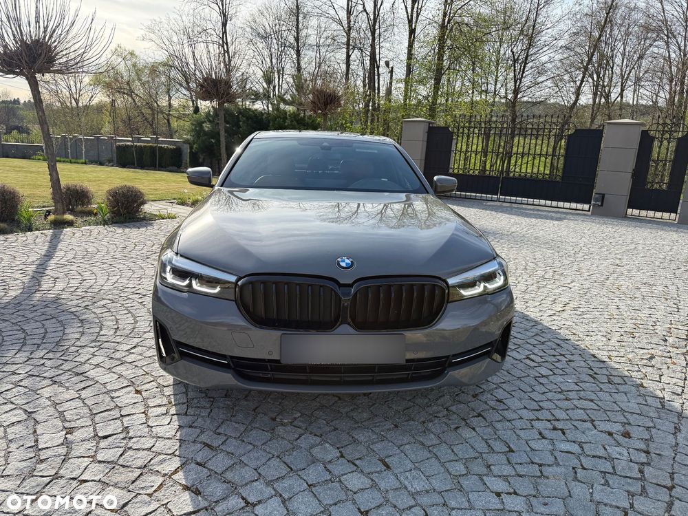 BMW Seria 5 530i xDrive Sport Line - 4