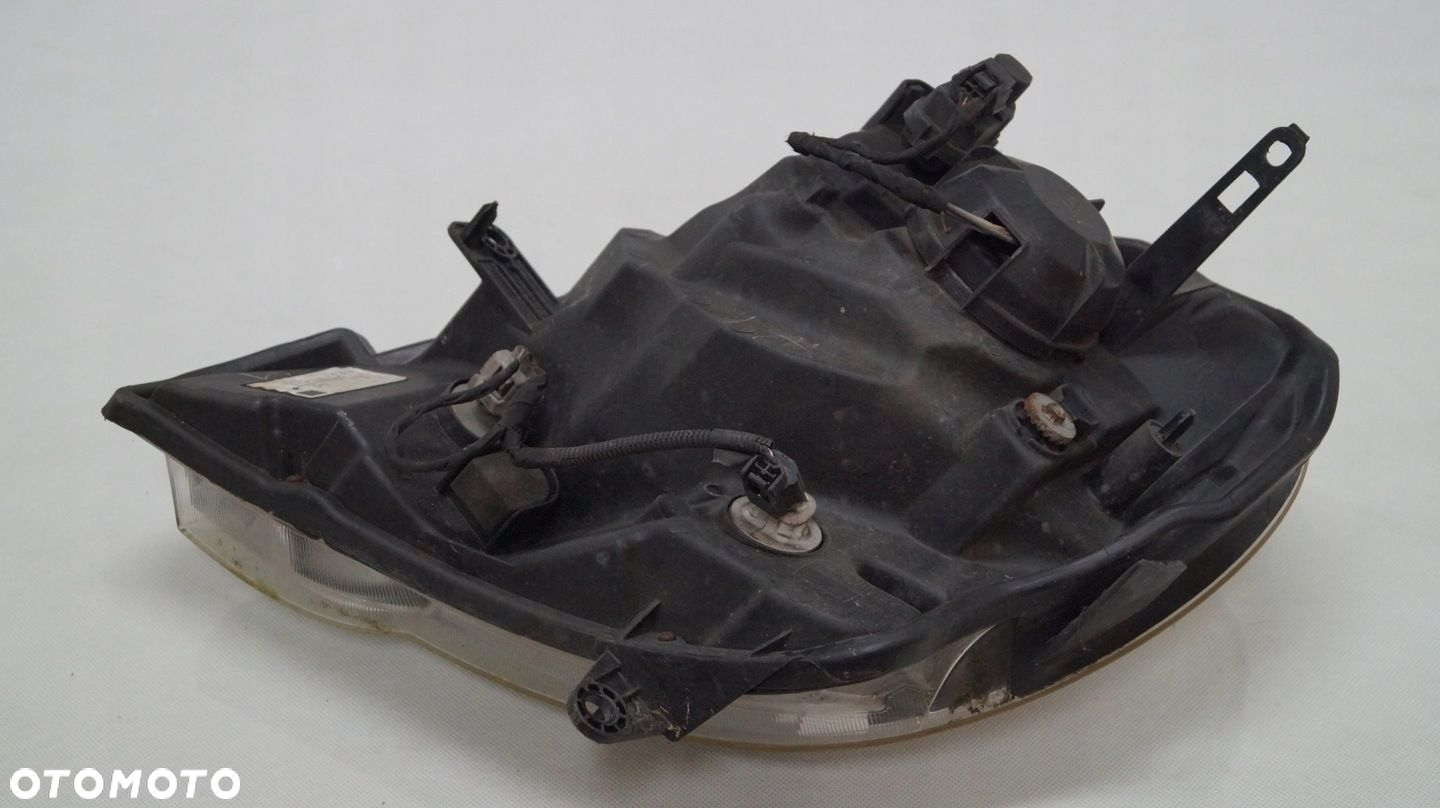 LAMPA PRZEDNIA PRAWA RENAULT KANGOO II 2012 - 8