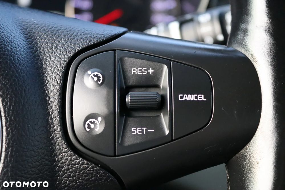 Kia Carens 1.7 CRDi L 7os - 30
