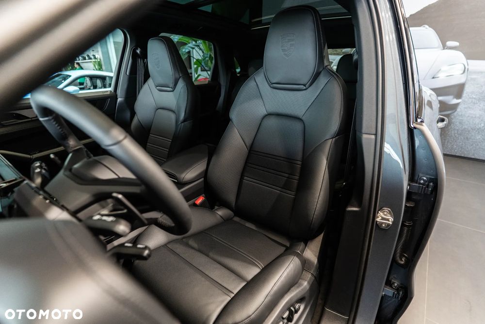 Porsche Cayenne E-Hybrid PHEV Black Edition - 11
