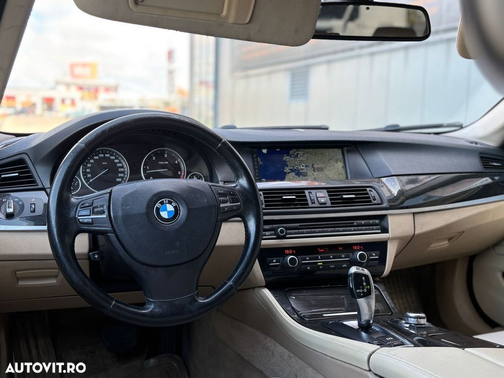 BMW Seria 5 525d Sport-Aut. - 22