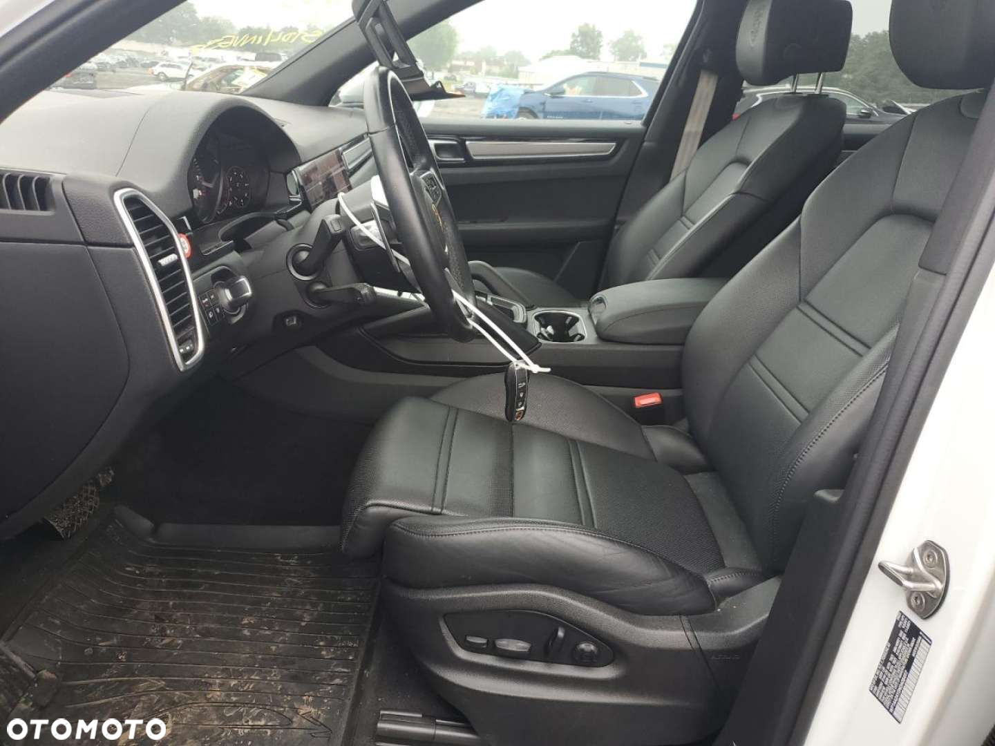Porsche Cayenne - 6