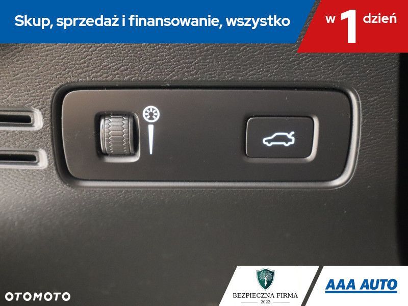 Volvo XC 40 - 18