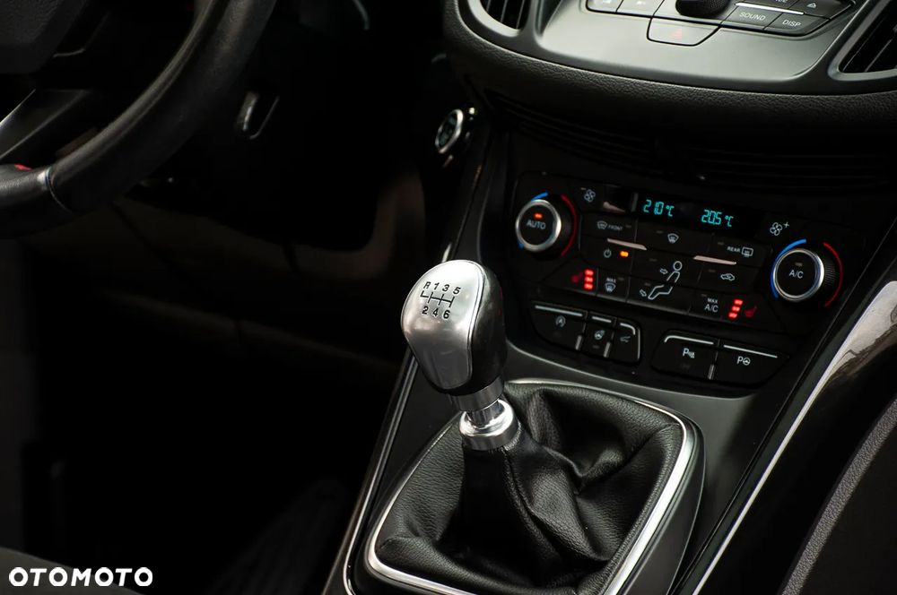 Ford Kuga - 10