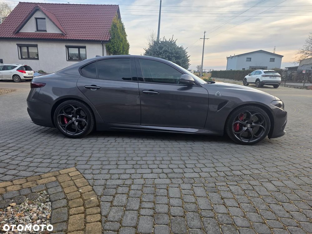 Alfa Romeo Giulia 2.9 V6 Bi-Turbo AT8 Quadrifoglio - 8