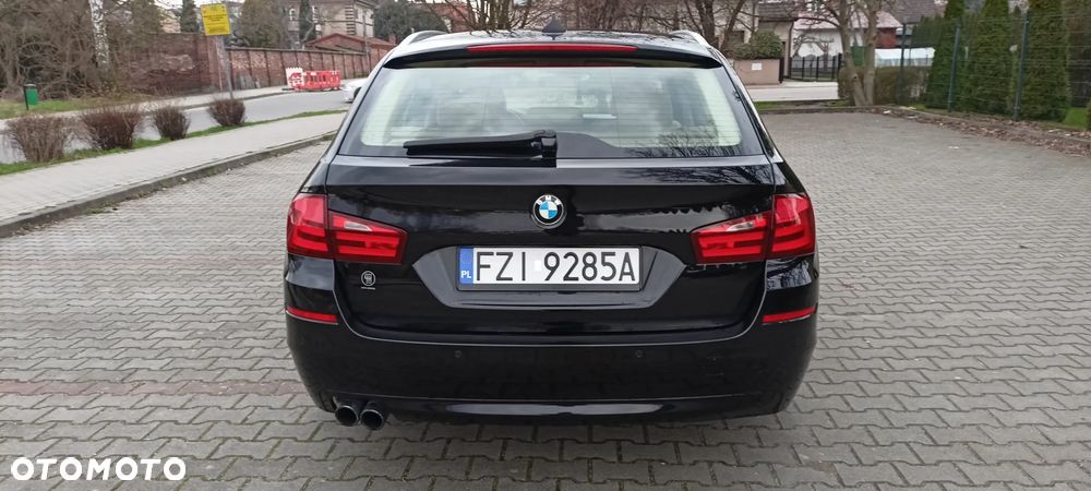 BMW Seria 5 520i Luxury Line - 4