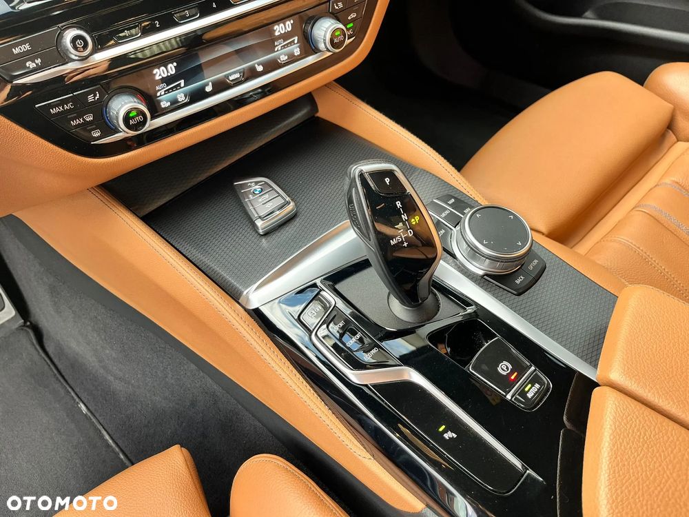 BMW Seria 5 530d xDrive mHEV M Sport sport - 26