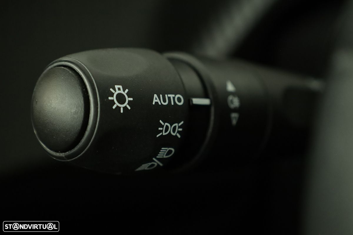 Peugeot 2008 1.2 PureTech Allure - 16