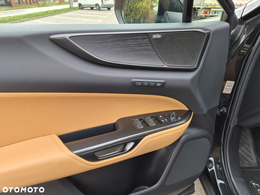Lexus NX 350h Omotenashi AWD - 8