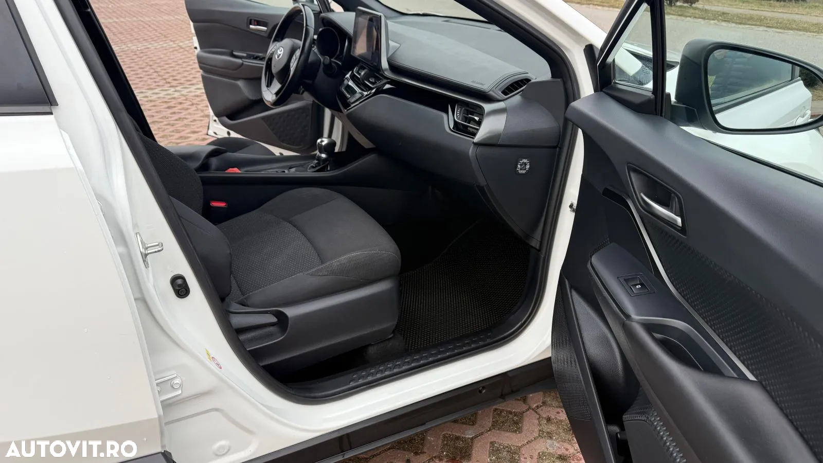 Toyota C-HR 1.8 HSD 4x2 CVT C-enter - 8