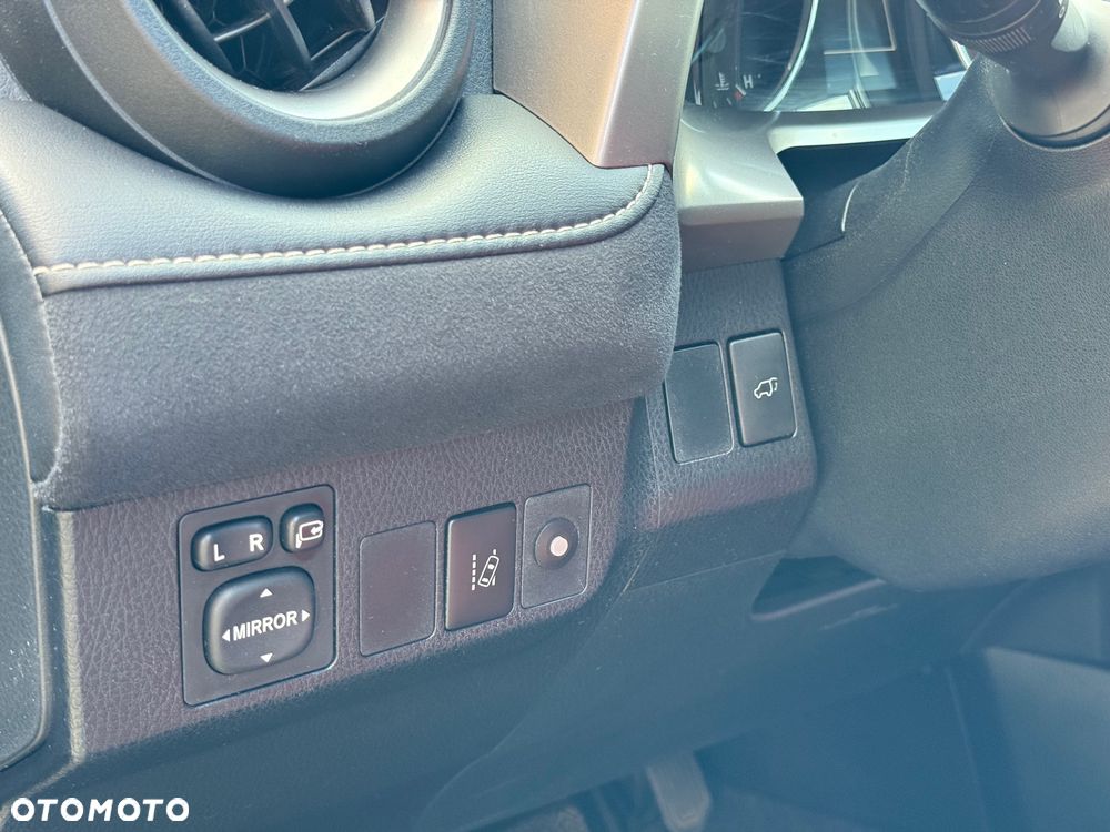 Toyota RAV4 Hybrid Style 4x2 - 17