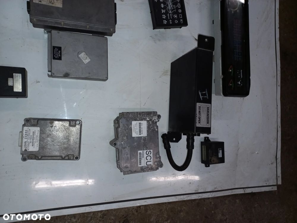 Srerownik skrzynin biegów,jazdy,komputer,licznik,zegar,prędkościomierz, ehr, S1X-11,sauer danfos,464030010,B830-330-180,G199860101020,TCE25,7700065375C,82008153,4564,3388670,M01A,datatronic,0.021.5490.4,3797689H95,A-0540G03D,3791700 h03,re70836,r917010035,ts135,al154758,67hk102,82032694,edc,a-0605g03k,0.010.4069.4, 1248275510,230599a4,1-40-558-1001,moduł,1987585c,1964762c2,1964778c1,04213097,sagem v7,5 ,2098aa,7700030821, 0538201009,007,bosch,auto5,case,sdf,same,deutz,bobcat,merlo.lamborghini,hurlimann, - 7