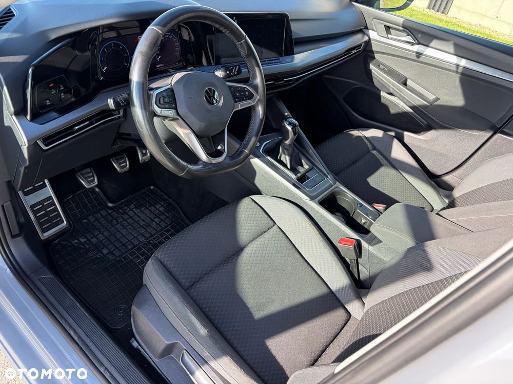 Volkswagen Golf - 32