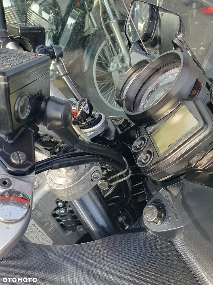 Yamaha FJR - 16