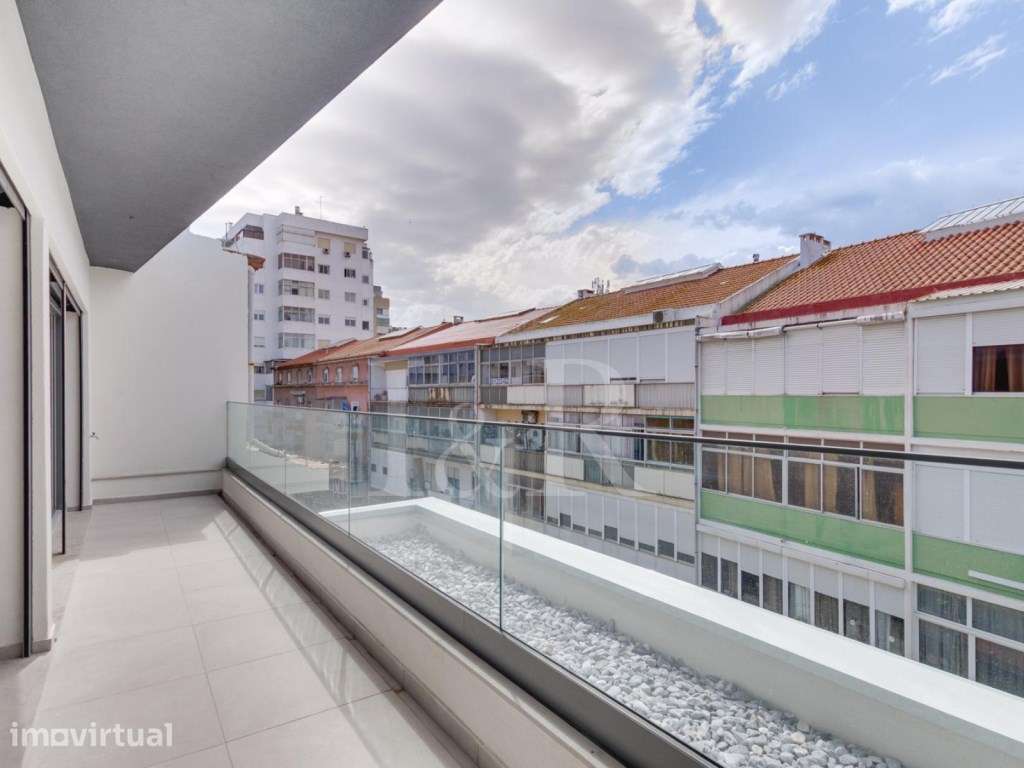 Penthouse T4 com terraço e estacionamento em Cacilhas, Almada - Grande imagem: 3/33