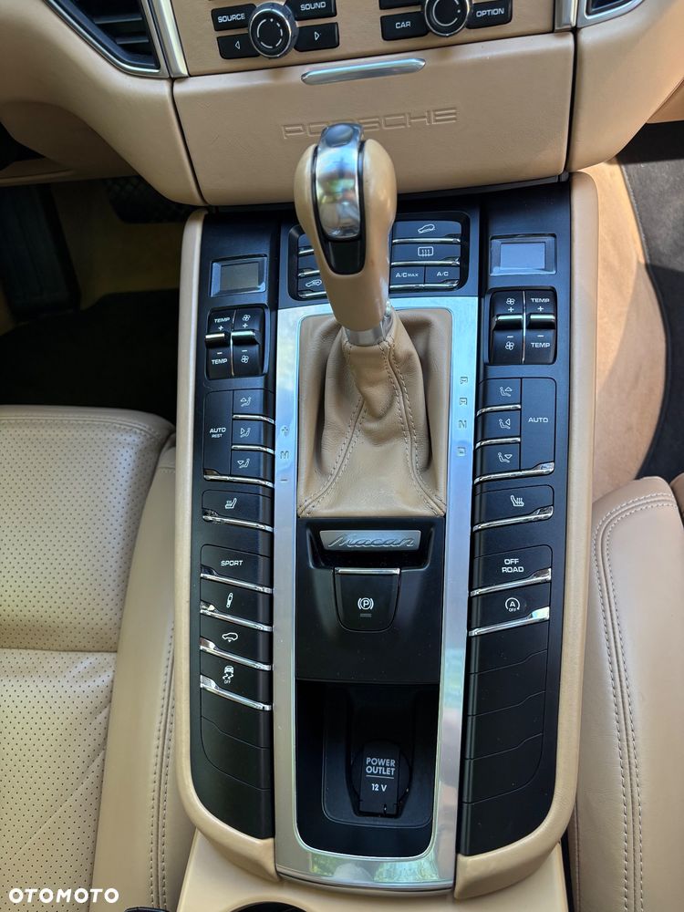 Porsche Macan - 23