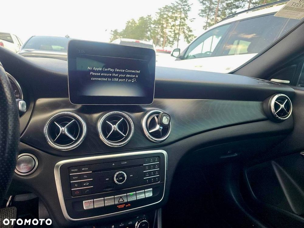 Mercedes-Benz CLA 250 4-Matic AMG Line - 11