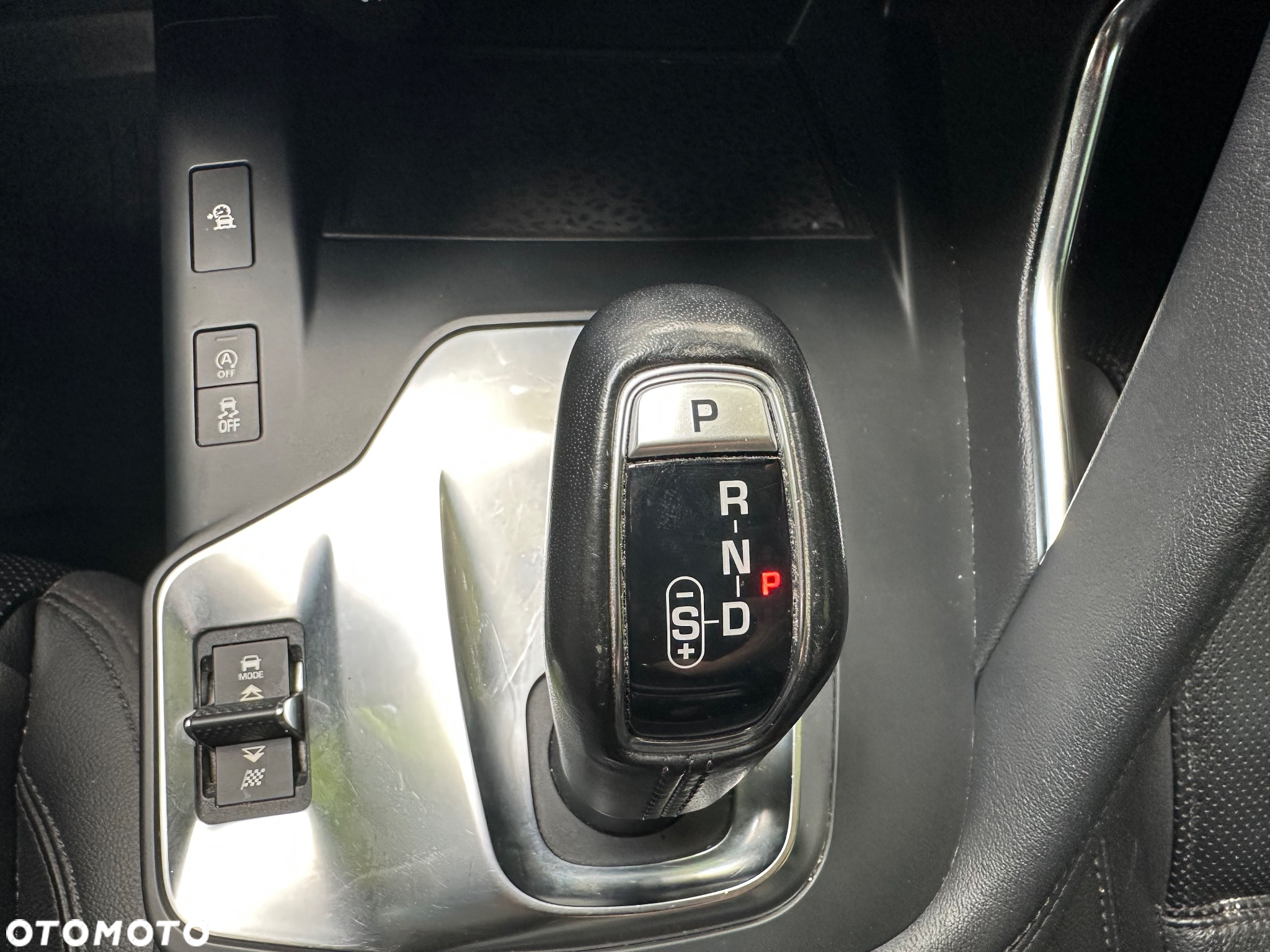 Jaguar E-Pace 2.0 i4D AWD R-Dynamic - 18