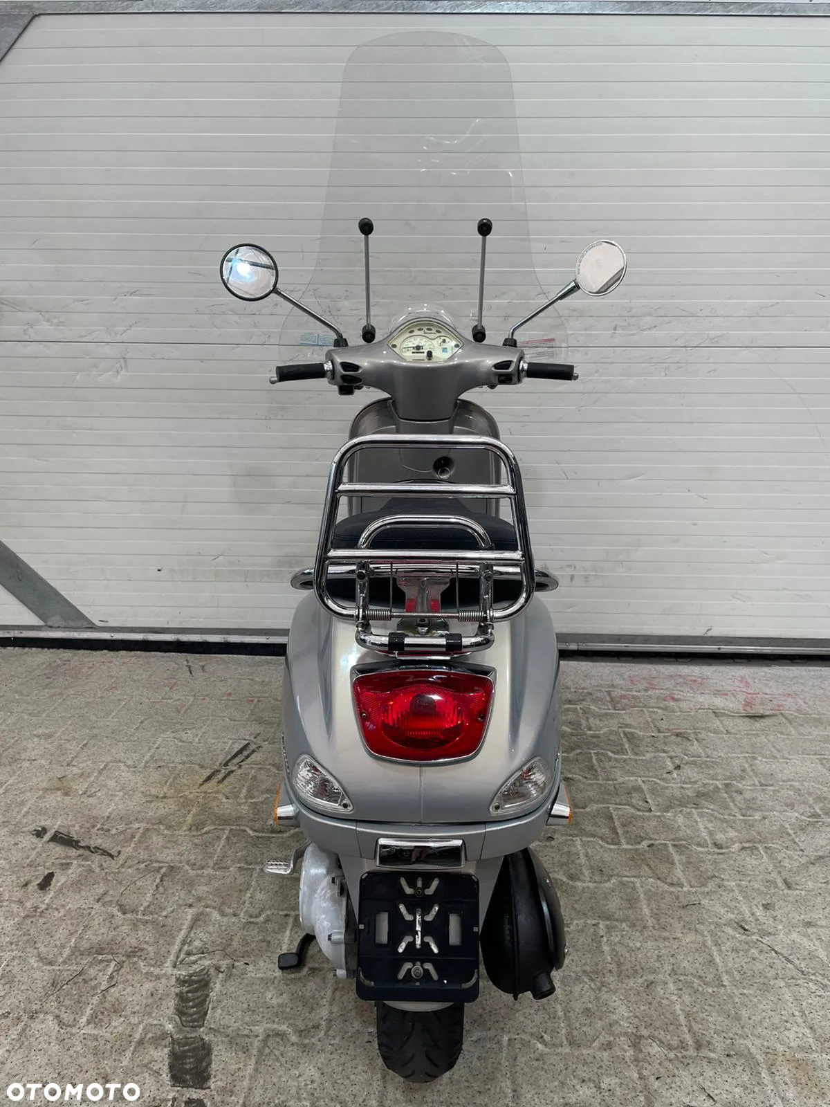 Piaggio Vespa - 23