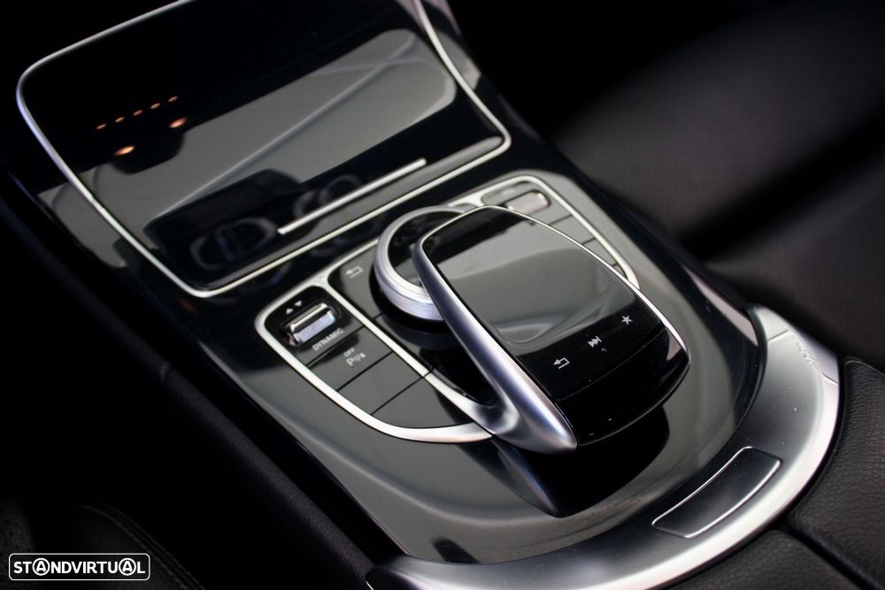 Mercedes-Benz C 300 h AMG Line - 26